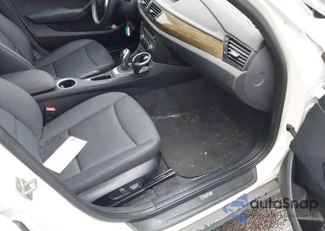 2013 BMW X1 Sdrive28I z USA, uszkodzony, nr VIN WBAVM1C53DVW44816